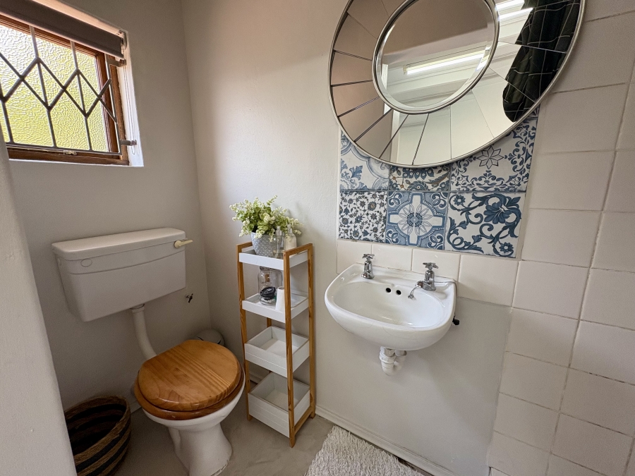 4 Bedroom Property for Sale in Hoog En Droog Western Cape